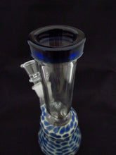 Load image into Gallery viewer, Spotted Blue Bong